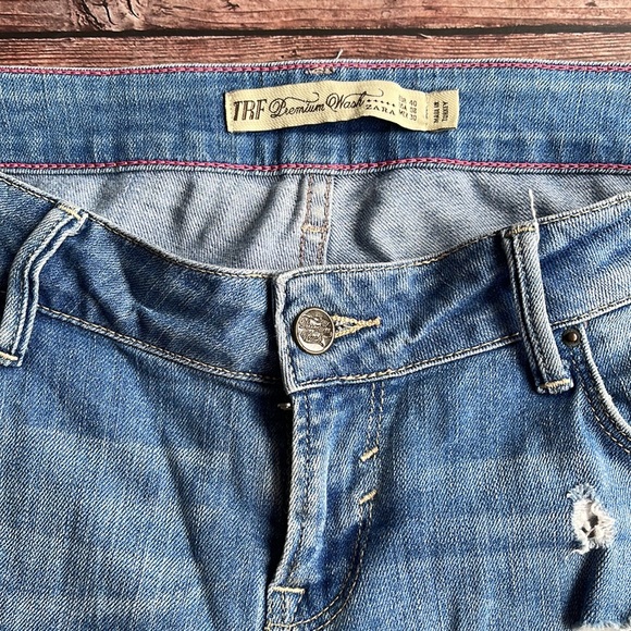 ZARA | TRF Premium Wash distressed denim jeans - Picture 2 of 7